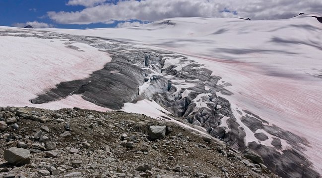 Glacier Crevas