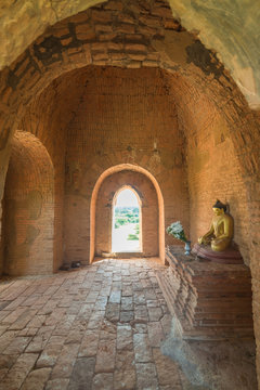 Taung Guni Pagoda, one of the most interesting temple of the Bagan area