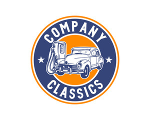 Obraz premium Vector Hand Drawn Old Classic Car and Pump or Gas Station Sign Symbol Vintage Circle Logo Design Inspiration
