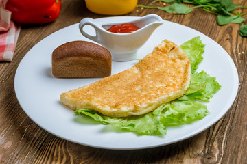 omelette breakfast on plate