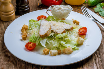 Salad caesar with chicken