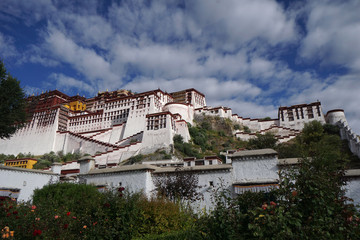 Fototapeta na wymiar Scenery of Tibet in ChinaScenery of Tibet in China