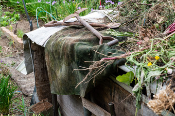 畑の荒れた道具置き場 / 荒廃したイメージ