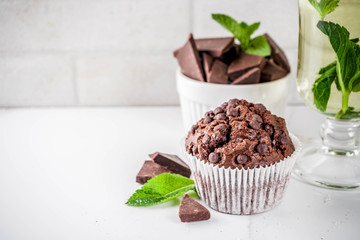 Mint and chocolate muffins
