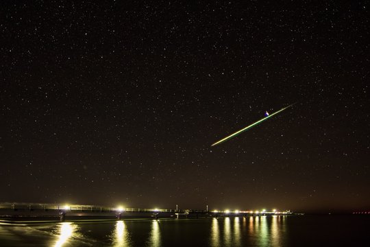 Sternschnuppe &uuml;ber meer
