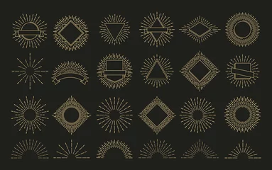 Goldener Sonnendurchbruch. Retro-Burst-Radial-Emblem. Sonnenaufgang funkeln Formen. Sonnenschein, strahlende Vektoretiketten © Tartila