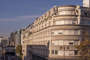 Fototapeta na wymiar Building Facades andstree in Paris