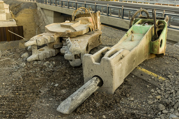 Baustelle Brückenbau Straßenbau Hydraulikhammer Meißel und Abbruchschere für Bagger,...