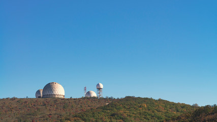 Obraz premium weather radars on the mountain in Anapa