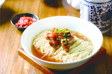 Braise in soy sauce meat noodles