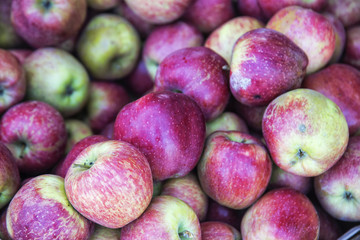 red apples green apples