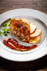 Grilled chicken fillet with apples