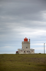 Fototapeta na wymiar Leuchtturm an der Dyrholaey, Island