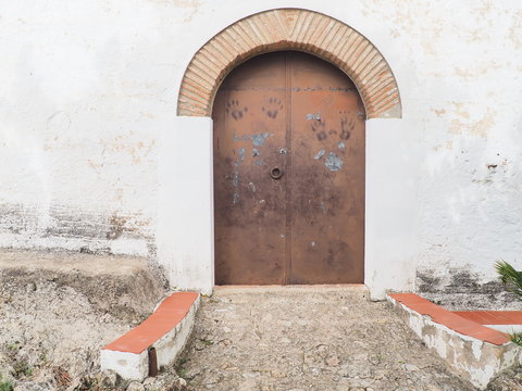 Puerta de entrada de la hermita de sant Antoni de P&agrave;dua.