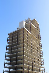 Grattacielo in costruzione - Cantiere edile in stato di abbandono