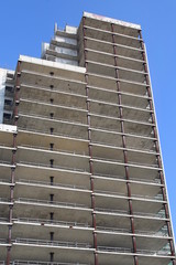 Grattacielo in costruzione - Cantiere edile in stato di abbandono