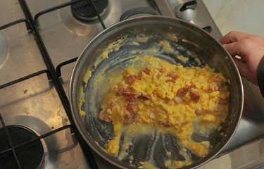 Making scrambled eggs