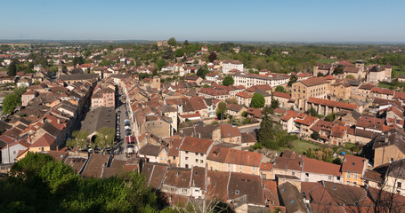 Fototapeta na wymiar Vue aérienne de la Cité Médiévale de Crémieu