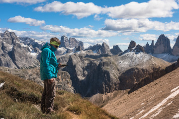 Obraz premium Sport women on top of mountain