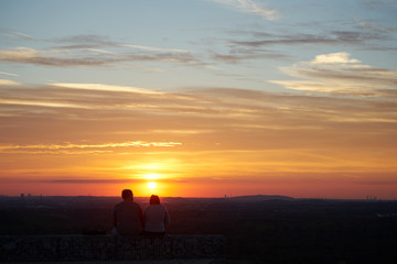 Paar im Sonnenuntergang