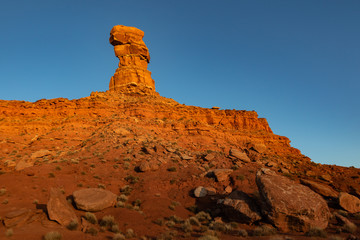Fototapeta na wymiar Orange butte and monument in Valley of the Gods in Southeast Utah