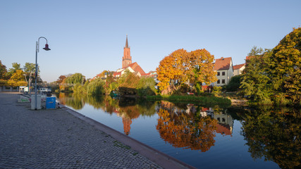 Sankt-Marien-Andreas-Kirche im alten Hafen der Stadt Rathenow im Havelland