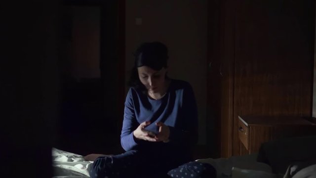 alarmed, the girl at home,call the police
