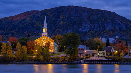 Morning blue hour at Mont St-Hilaire, Quebec, Canada - obrazy, fototapety, plakaty