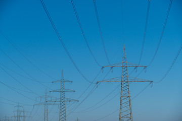 Strommasten einer Überlandleitung