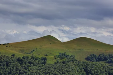 Tafelkleed Clouds over the hills in the area of Mount Elbrus. Photographed in the Caucasus, Russia. © olgapkurguzova