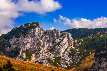 Fototapeta premium Enjoy the colors over mountains and valleys.