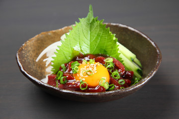 馬刺しユッケ