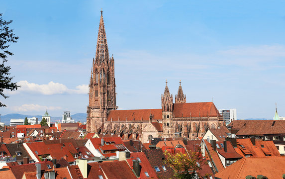 Freiburg minster without scaffolding