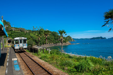 海の見える駅