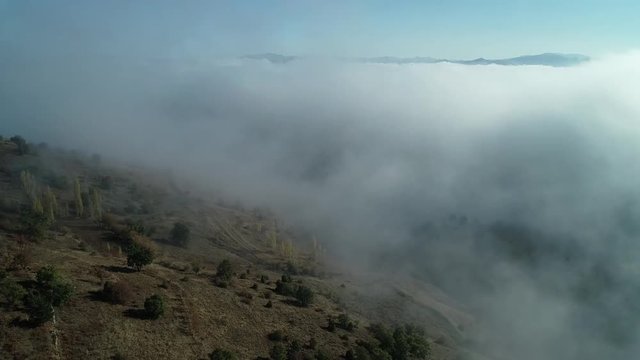 sis bulutlarının drone ile &uuml;stten &ccedil;ekimi