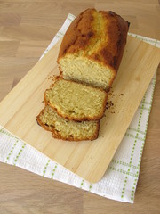 Frisch gebackener Sandkuchen aus der Kastenform