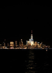 Fototapeta na wymiar NYC skyline view with lights at night