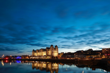 Obraz na płótnie Canvas Aussicht aufs Wasser, Hafen, Burg, Theater von Opernhaus in Oslo, Norwegen
