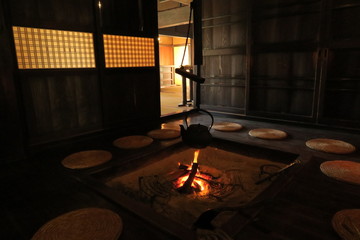 日本の田舎の古民家の囲炉裏