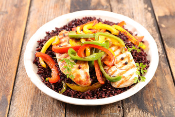 grilled chicken with rice and bell pepper