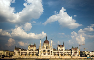 Fototapeta premium Hungarian Parliament Building in the evening at the Danube river in Budapest, Hungary