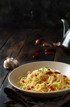 Spaghetti with garlic, olive oil and hot red pepper