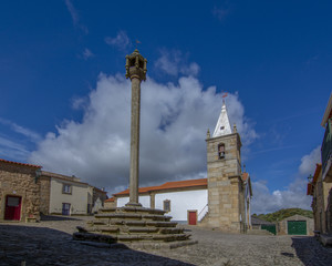 Obraz premium Plaza principal de Castelo Mendo, pueblo histórico en el distrito de Guarda. Portugal.