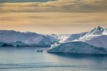 Eisberge in der Discobucht in Grönland