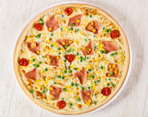 Pizza with ham