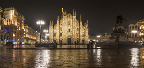 Fototapeta na wymiar Milan, Italy: night view of Milan Cathedral (Duomo di Milano), Vittorio Emanuele II Gallery and piazza del Duomo