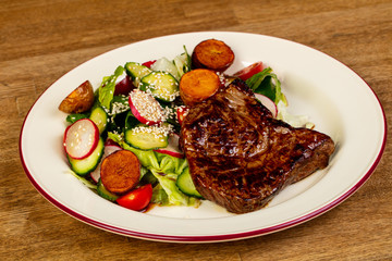 Beef steak salad