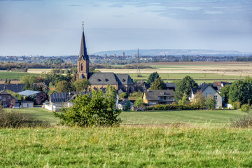 Vom Kirchturm in Obergartzem über Zülpich hinweg bis zur Sophien-Höhe am Tagebau Hambach...