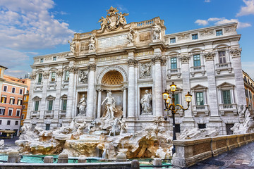 Fototapeta na wymiar The Trevi Fountain in a sunny summer day