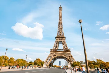Foto op Plexiglas View on the Eiffel tower on Seine river during the daylight in Paris © rh2010